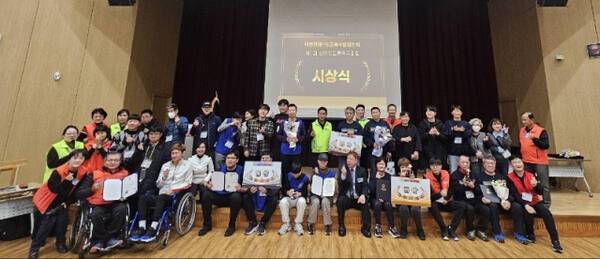 ‘대한장애인드론축구협회장배 제1회 장애인드론축구대회’가 지난달 29일 수원특례시 호매실장애인종합복지관에서 열렸다. 대한장애인드론축구협회 제공