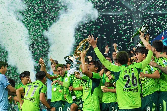 전북 현대의 10번째 우승. 사진=전북 현대