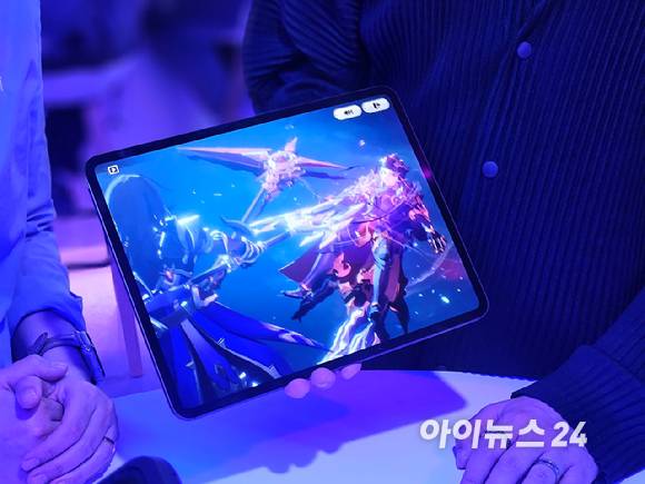 '세븐나이츠 리버스'가 아이패드를 통해 구동되는 모습 [사진=설재윤 기자]