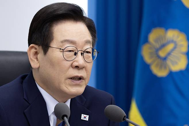 이재명 대통령이 지난달 27일 오후 서울 용산 대통령실에서 열린 수석·보좌관회의에서 발언하고 있다. 전민규 기자