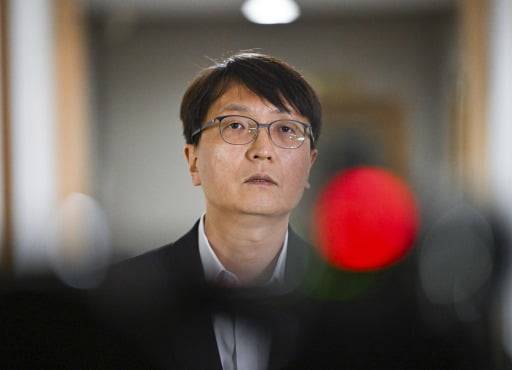 박대준 쿠팡 대표가 지난 30일 서울 종로구 정부서울청사에서 열린 쿠팡 관련 긴급 관계부처 장관회의를 마치고 회의장 앞에서 취재진의 질의에 답변하고 있다. (사진=이솔 기자)