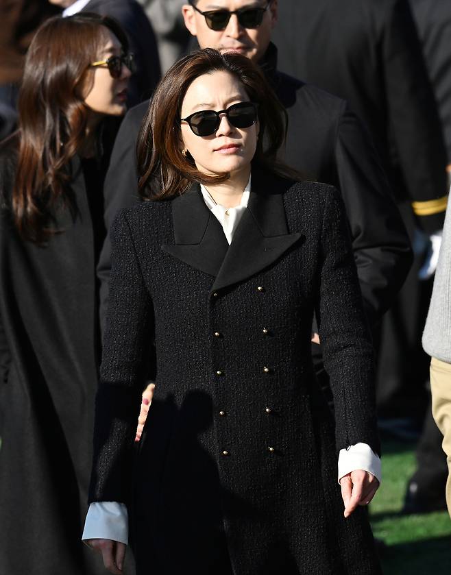 임세령 대상홀딩스 부회장이 28일 경남 창원시 진해구 해군사관학교에서 열린 ‘제139기 해군사관후보생 임관식’에 참석하고 있다. 연합뉴스