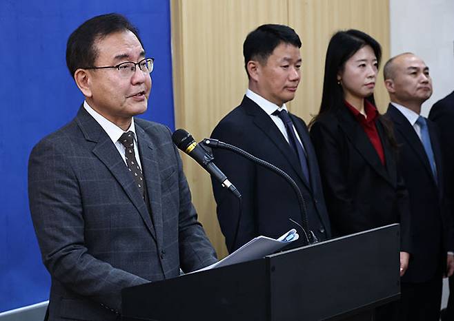 채상병 순직 사건 외압·은폐 의혹을 수사해온 이명현 순직해병 특별검사가 지난 11월 28일 서울 서초구 특검 사무실에서 최종 수사 결과를 발표하고 있다. 연합뉴스