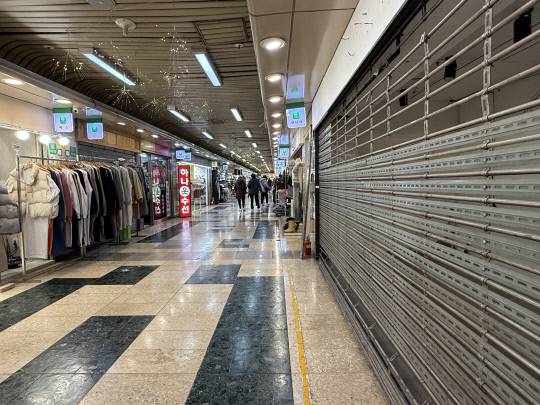 3일 대전 중구 은행동 지하상가에 폐업한 매장이 공실로 남아 있는 모습. 이다온 기자