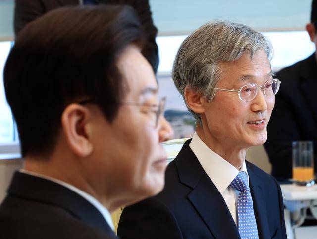 조희대 대법원장이 3일 서울 용산 대통령실 청사에서 열린 5부 요인 초청 오찬에서 발언하고 있다. 뉴시스