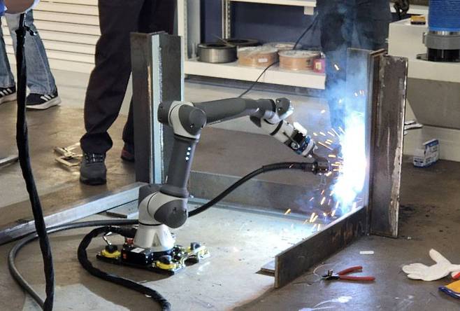 레인보우로보틱스, HD현대중공업에 협동로봇 용접 시스템 공급 / 출처=레인보우로보틱스