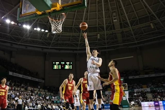이정현은 지난 중국과의 아시아컵 8강서 부상으로 이탈, 아쉬움을 삼켜야 했다. 그리고 이번 월드컵 예선에서는 최고의 활약으로 지난 아쉬움을 잊었다. 사진=FIBA 제공