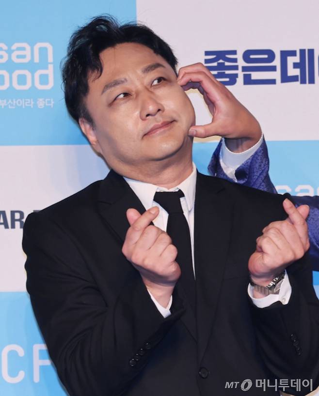 코미디언 김수용이 8월29일 부산 해운대구 벡스코 오디토리움에서 진행된 ‘제13회 부산국제코미디페스티벌(BICF)’ 블루카펫 행사에 참석해 포즈를 취하고 있다. /2025.08.29 /사진=이동훈 photoguy@