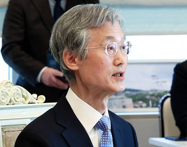 조희대 대법원장이 3일 용산 대통령실에서 이재명 대통령이 참석한 가운데 열린 5부 요인 초청 오찬 간담회에서 발언하고 있다. 연합뉴스