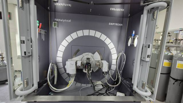 2일 광주광역시 북구에 위치한 한국에너지기술연구원(에기원) 광주친환경에너지연구센터에 있는 2차전지 실험실에 설치된 인 오페란도 배터리 XRD 장비. 박우인 기자