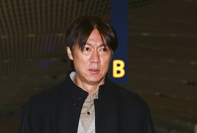 홍명보 축구국가대표팀 감독이 6일 미국 워싱턴DC 케네디센터서 진행될 2026북중미월드컵 조추첨식 참석을 위해 3일 인천국제공항을 통해 출장길에 올랐다. 뉴시스