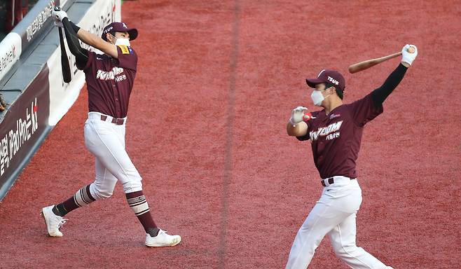 키움 시절 김하성(오른쪽)과 이정후. 연합뉴스
