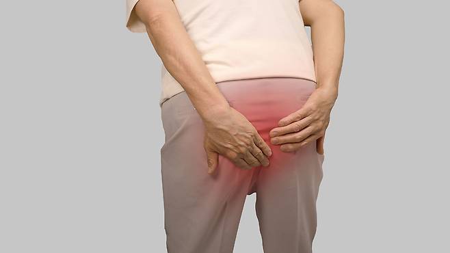 치질은 비수술 치료로는 완치가 어렵다｜출처: 클립아트코리아