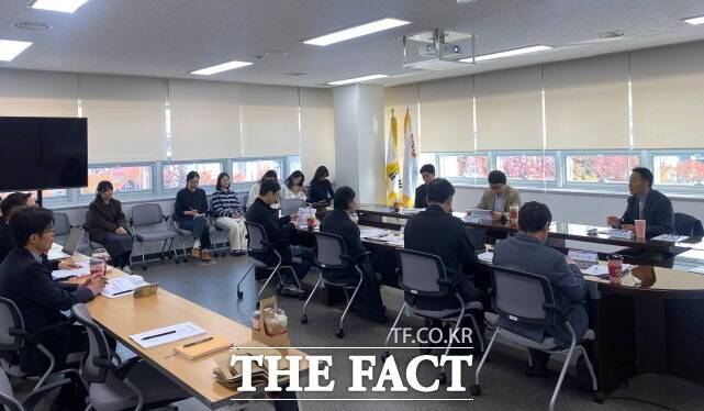 세종시가 4일 두 번째 5개년 계획을 수립하기 위한 '제2차 한글사랑 5개년 계획 연구 용역' 최종 보고회를 열고 있다. /세종시