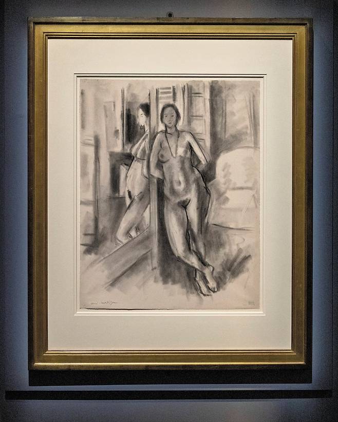 앙리 마티스, ‘거울에 비친 모습’. 종이에 목탄, 51.6×40.6cm. /김지호 기자