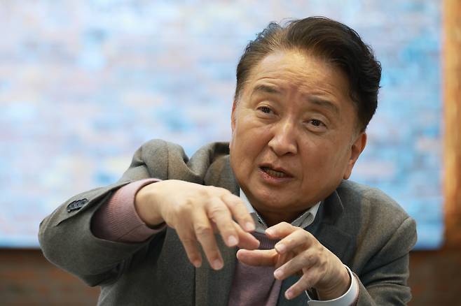 김영환 충북지사가 4일 충북도청 대회의실에서 조선비즈와 인터뷰를 하고 있다. /충북도 제공