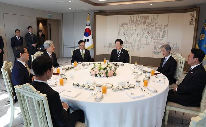 이재명 대통령이 3일 서울 용산 대통령실 청사에서 열린 5부 요인 초청 오찬에서 모두발언을 하고 있다. 2025.12.3. 대통령실사진기자단