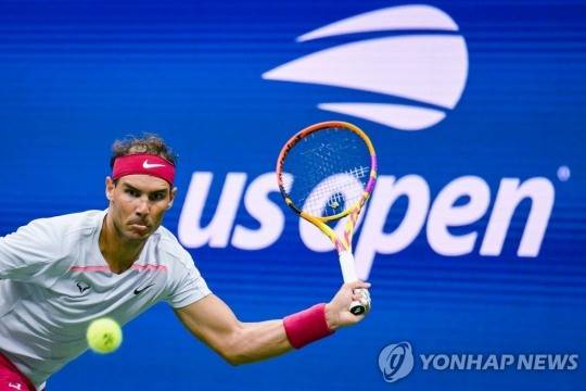 테니스 포인트에서 40-40에서 2점 연속으로 따는 것을 어드벤티지 룰이라고 부른다. 사진은 나달의 US오픈 경기 모습. [연합뉴스 자료사진]