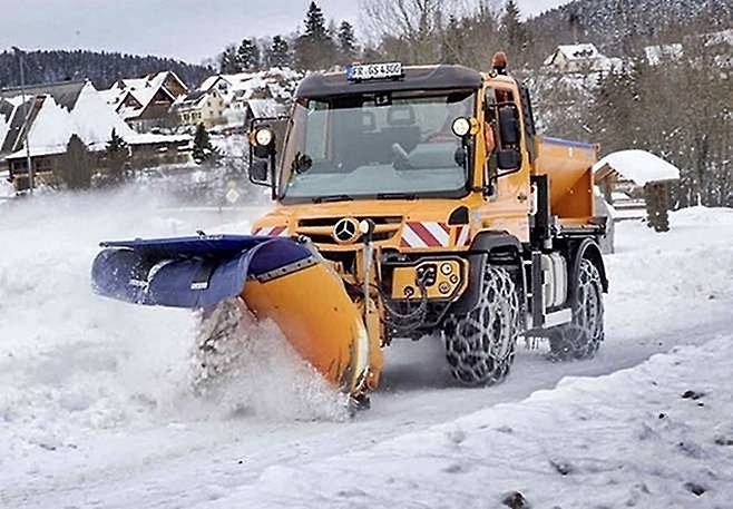 제설 차량 자료 사진 [사진출처=벤츠]