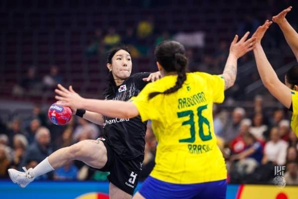 사진 제27회 여자 핸드볼 세계선수권대회 한국과 브라질 경기 모습, 사진 제공=국제핸드볼연맹