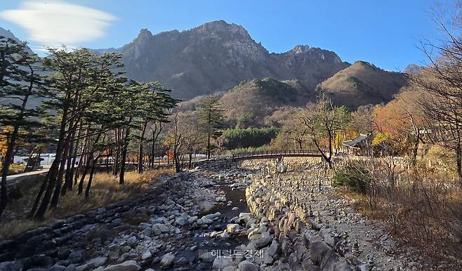 신흥사 앞 개천