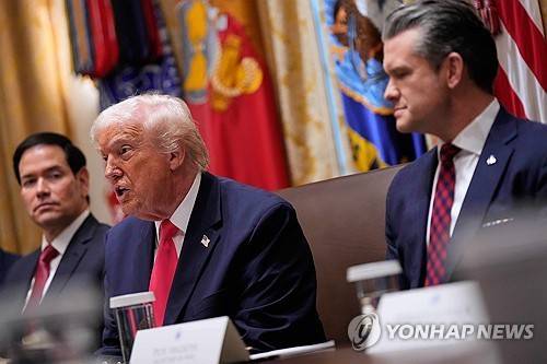 2일 각료회의 주재하는 트럼프 대통령 [AP=연합뉴스 자료사진 제공]