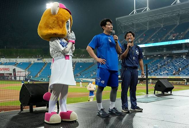 지난해 8월25일 단상 인터뷰를 하는 임창민. 삼성 라이온즈제공