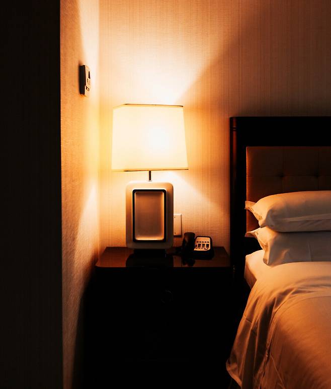 객실 내 아늑한 조명
