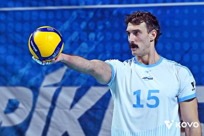 강서브로 대한항공 연승을 이끄는 러셀 [한국배구연맹 제공. 재판매 및 DB 금지]