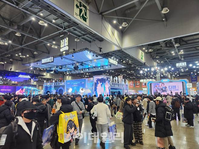 5일 일산 킨텍스에서 열린 ‘Anime X Game Festival(AGF) 2025가 관람객으로 붐비고 있다. (사진=안유리 기자)