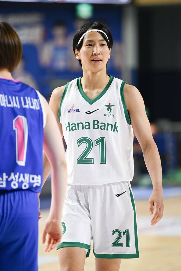 하나은행 이이지마 사키. /사진=WKBL