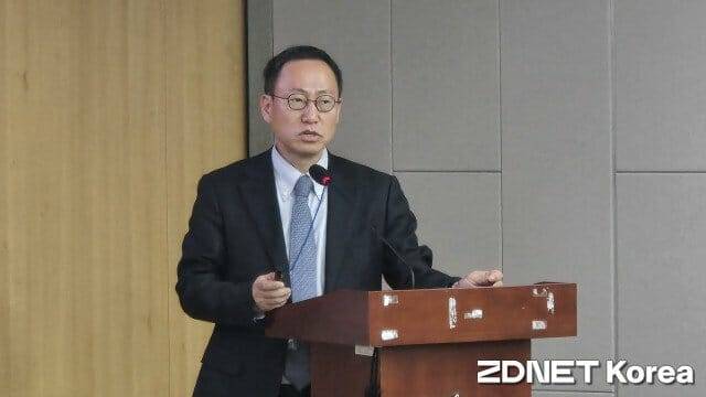 법무법인 디엘지 조원희 대표변호사가 발표를 하고 있다.