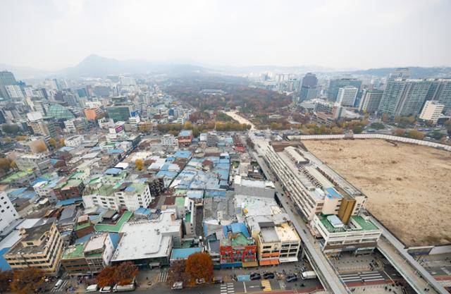 지난달 24일 서울 종로구 종묘와 세운4구역의 모습. 뉴시스
