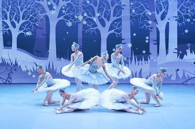 1막 눈송이들의 춤. 아트앤아티스트 제공