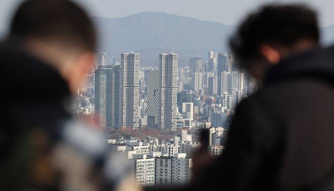 사진은 서울 남산에서 바라본 아파트 단지 모습./사진=뉴스1