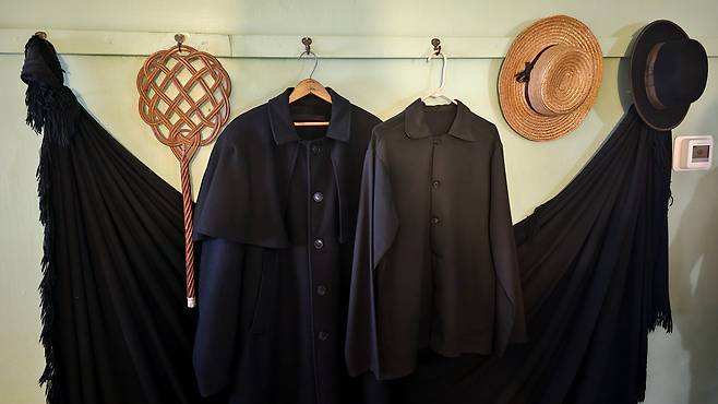 아미시의 검소한 복장. 허리띠를 하지 않는다. 손호철 제공