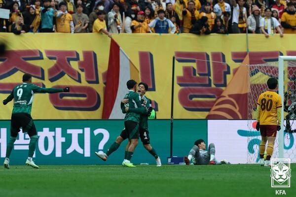선제골을 넣은 뒤 환호하는 전북 현대 이동준. /사진=KFA