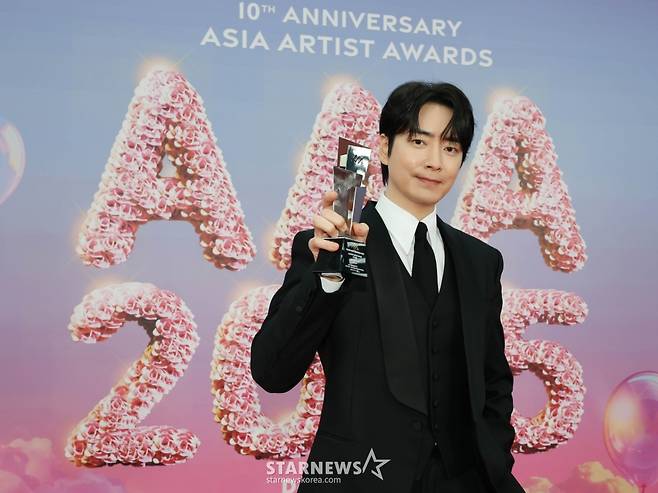 이준혁 '10주년 AAA, 전설의 남자배우!'[★포토]