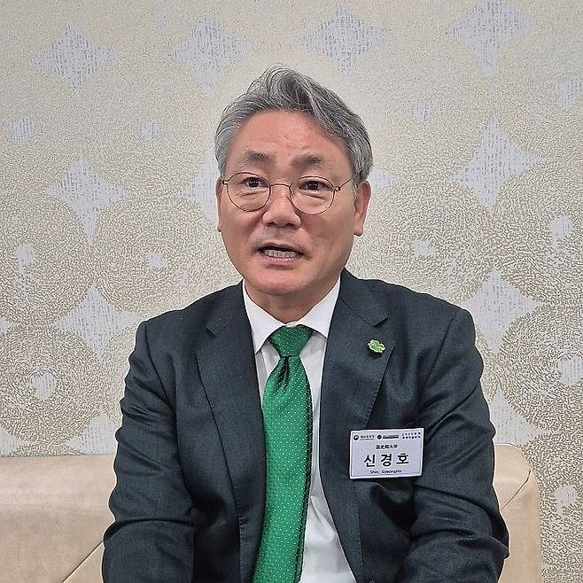 신경호 국사관대 교수 ▲수림재단 이사장 ▲세계호남향우회 재동경향우회장