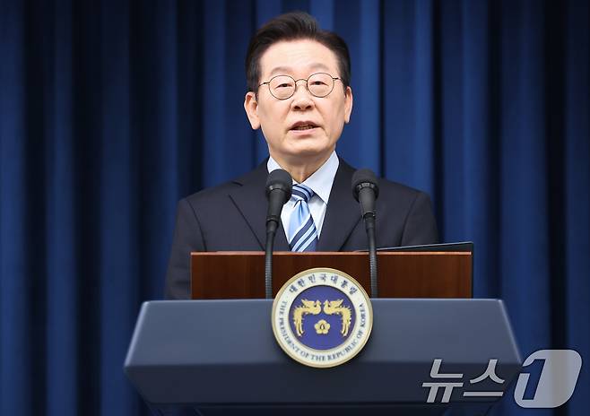 이재명 대통령이 11월 14일 서울 용산 대통령실 청사에서 한·미 팩트시트 타결 결과를 발표하고 있다. 2025.11.14/뉴스1 ⓒ News1 허경 기자