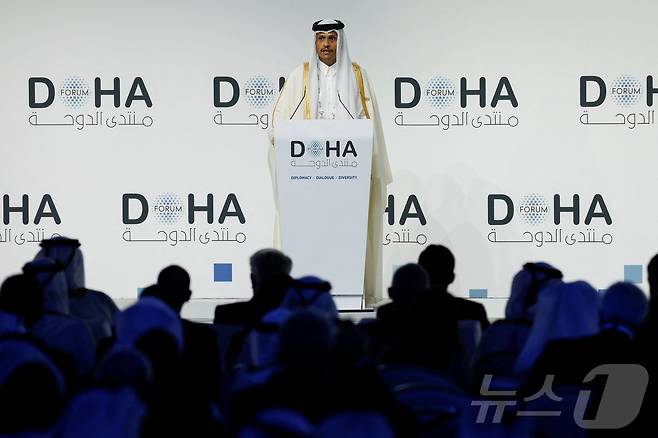 6일(현지시간) 셰이크 무함마드 빈 압둘라흐만 알사니 카타르 총리가 카타르 도하포럼 패널 토론에서 연설하고 있다. 2025.12.06 ⓒ 로이터=뉴스1 ⓒ News1 김지완 기자