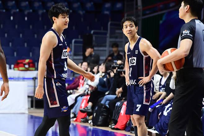 [서울=뉴시스] 프로농구 부산 KCC의 허훈과 허웅. (사진=KBL 제공) *재판매 및 DB 금지