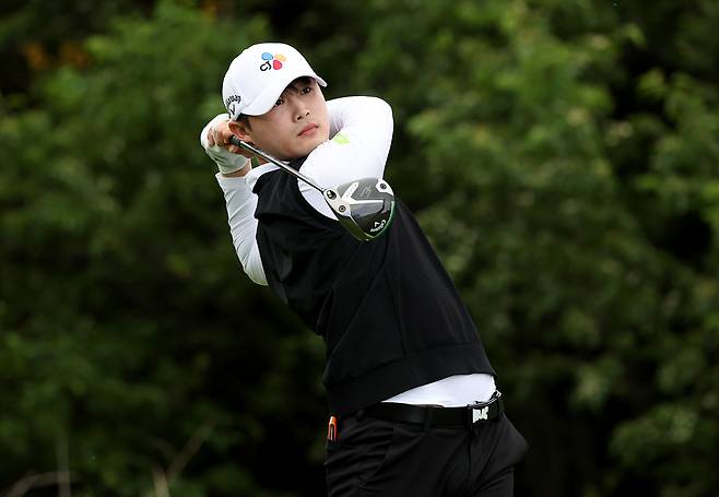 배용준의 드라이버샷 모습. KPGA 제공