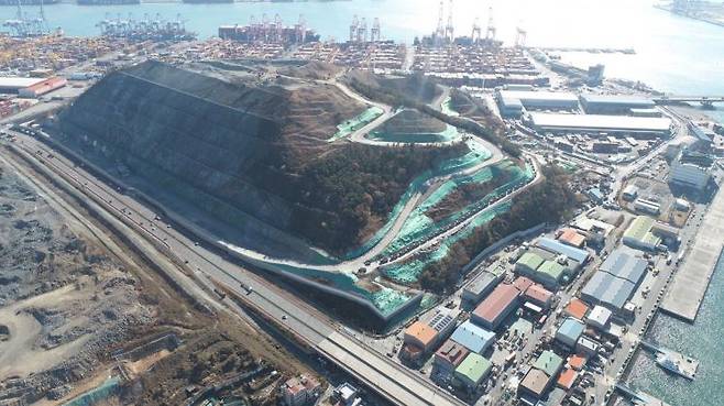 신항 북컨테이너 2단계 항만배후단지 조성공사 현장. BPA 제공