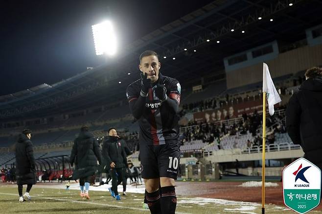 [서울=뉴시스] 프로축구 K리그2 부천FC1995 바사니. (사진=한국프로축구연맹 제공)