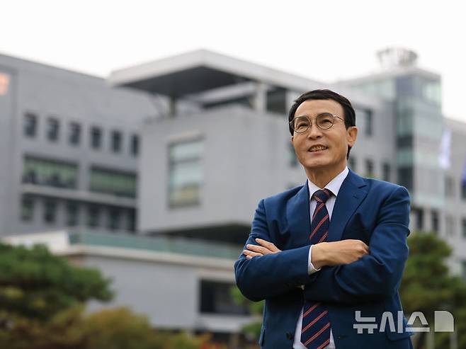 [전주=뉴시스]윤난슬 기자 = 이남호 진짜배기 전북교육포럼 상임대표(전 전북대 총장). (사진=진짜배기 전북교육포럼 제공) photo@newsis.com