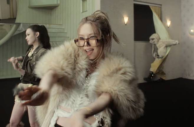 사진=그룹 올데이 프로젝트 'LOOK AT ME' MV