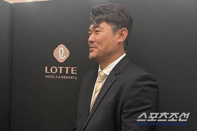 골든글러브 시상식 전 취재진과 인터뷰하는 노경은. 사진=나유리 기자