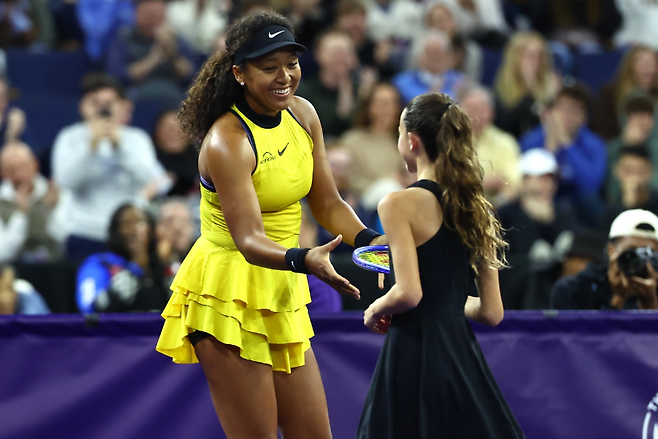 어린이 참가자와 함께 애틀랜타컵 이벤트를 즐기고 있는 오사카 나오미. 애틀랜타컵 SNS