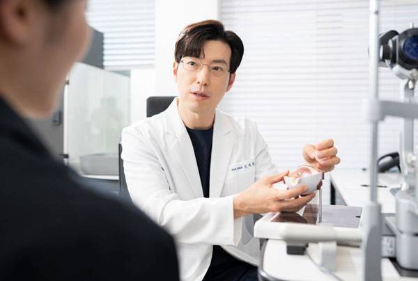 더원서울안과 김석환 원장